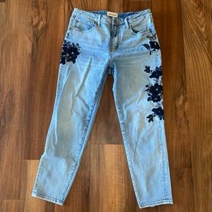 Light washed straight jeans